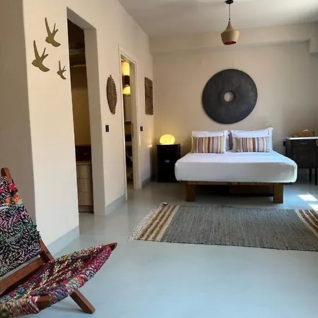 Διαμέρισμα Pink Freud Studio Santorini *