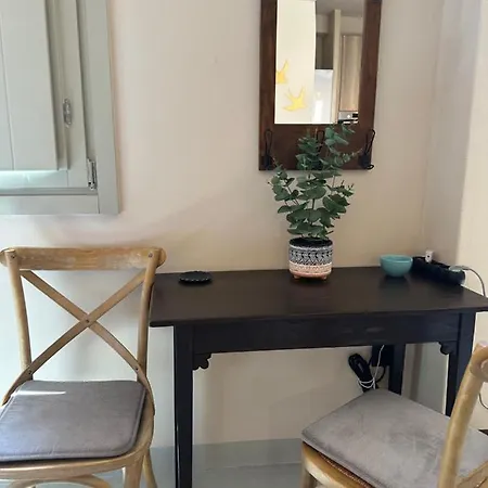 Διαμέρισμα Pink Freud Studio Santorini *